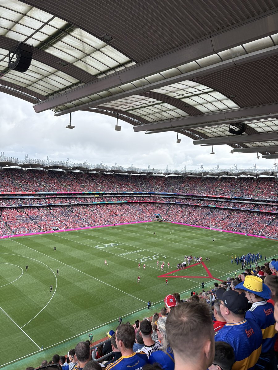 The first Tipp, Tipp, Tipp of the day, glorious.