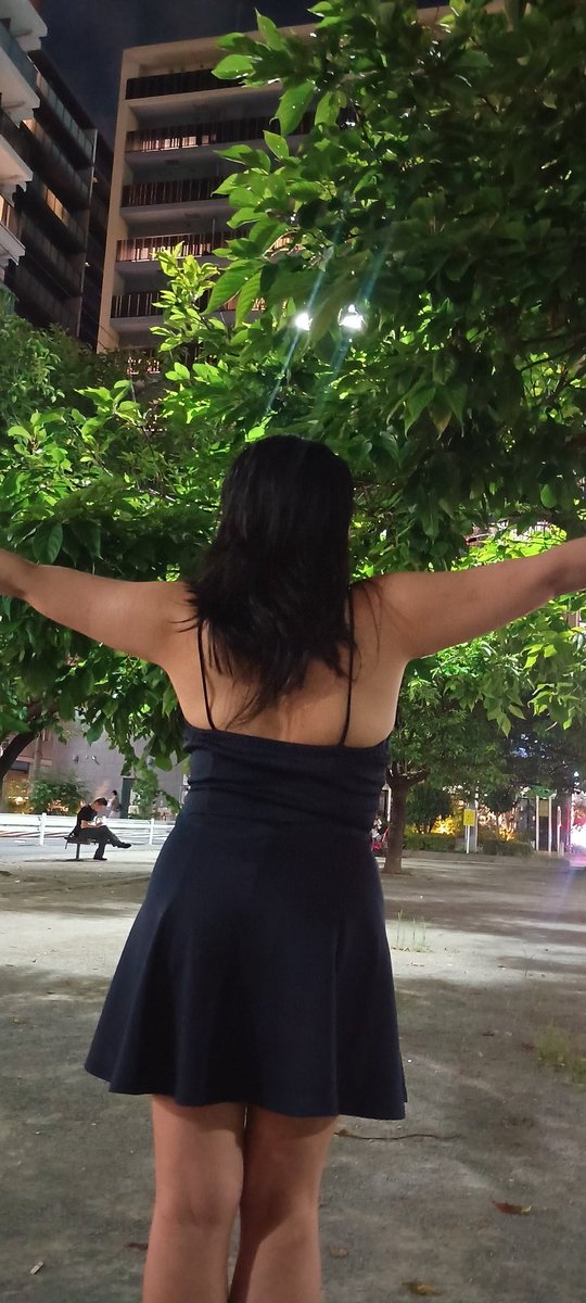 真夏のホラー劇場ありがとうございましたっ👻 

びっくりさせたくて数人にしか教えてなかったのですが

実は断髪ショーでした(*ﾉω・*)ﾃﾍ♡

どよめいてて我 したり顔(灬´ิω´ิ灬)

9年くらい伸ばした髪
ばっさり切ったよ！！