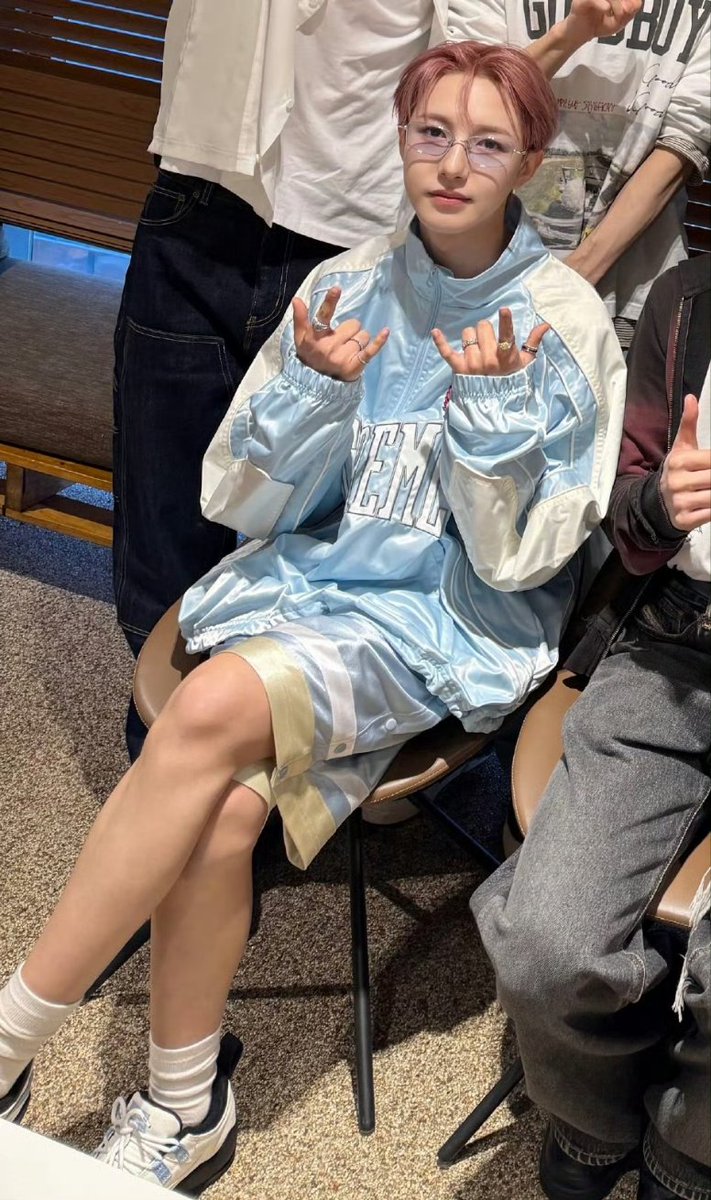 ROLO0323's tweet photo. him in this fits scream RENJUN GEGE so bad yall didn't understand https://t.co/FshgvSNOFy