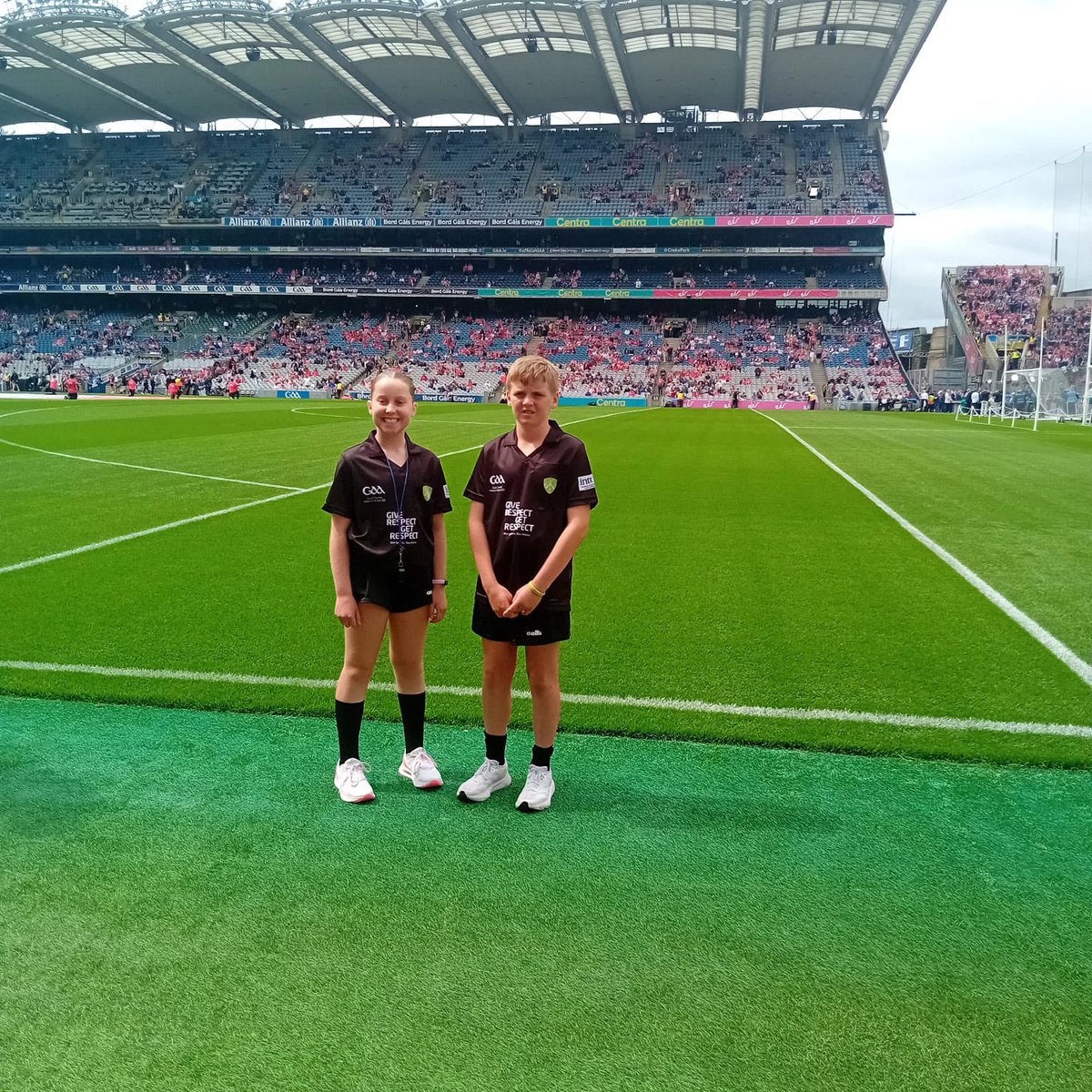 Sciath na Scol (@sciathnascol) on Twitter photo Sciath na Scol @allianzireland <a href="/into_news/">Get_Into_News</a> Mini 7s <a href="/cnambnaisiunta/">Cumann na mBunscol</a> Half Time Games. Best of Luck to all the boys and girls representing the rebels today 🔴⚪️ @munstercnamb @rebelogofficial @officialcorkgaa Sciath na Scol @allianzireland <a href="/into_news/">Get_Into_News</a> Mini 7s <a href="/cnambnaisiunta/">Cumann na mBunscol</a> Half Time Games. Best of Luck to all the boys and girls representing the rebels today 🔴⚪️ @munstercnamb @rebelogofficial @officialcorkgaa