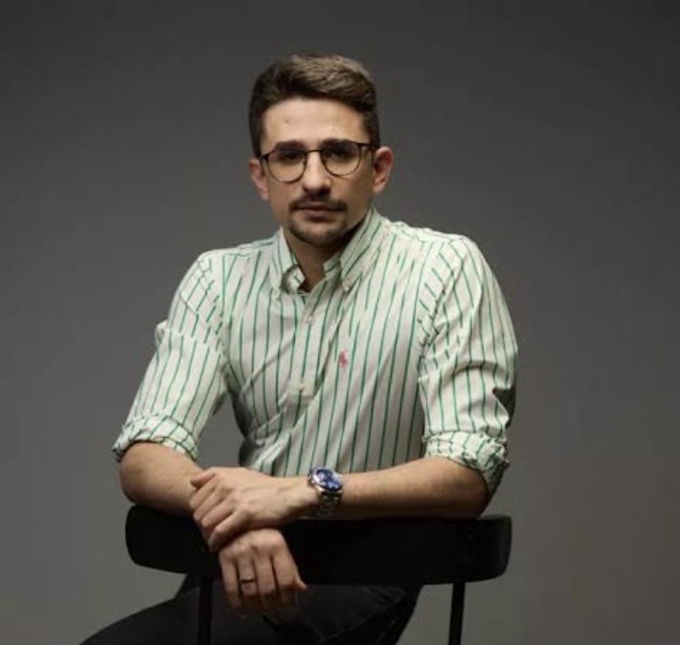 Пока "сын собаки" Майкл Наки собирает деньги на ВСУ, отговаривает идти в армию РФ и призывает дезертировать из неё, говорит правду о всех включая кадырова,наши баZовички от каца и светова до латыниной и хайкинен рассказывают как правильно любить путина и ненавидеть Зеленского🤷‍♂️