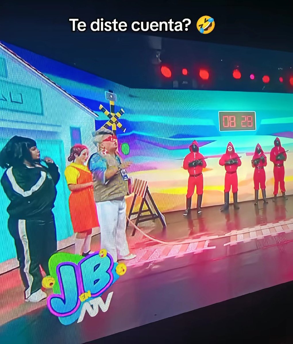 solopasaenperu's tweet image. EN PERÚ TE ABURRES PORQUE QUIERES. 🤣