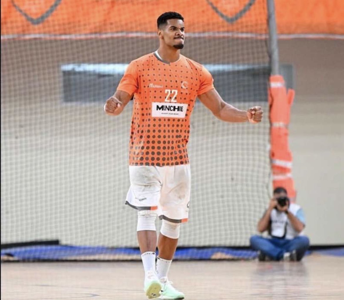 HandballAhli's tweet image. أجيبه يعني أجيبه لو كان تحت الحراسه 💚✌🏼
PG أهلاوي رخصة واستمارة
الله ينفع به💚✍🏼
#الاهلي