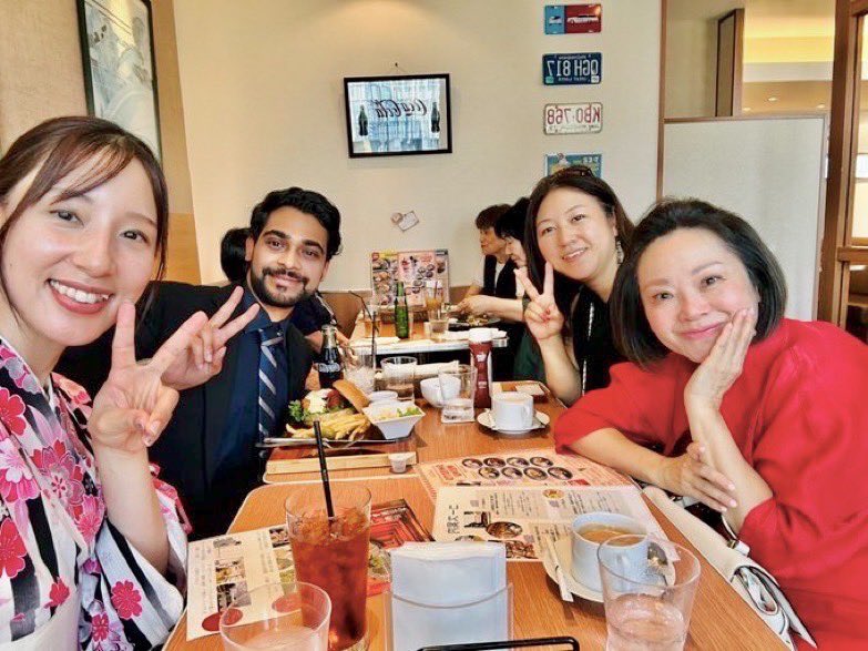 今日のインターナショナルお茶会は、インド🇮🇳中国🇨🇳日本🇯🇵の交流でした😆
ドタ参してくださったうめこさん<a href="/2daako/">うめこ | TechTrain広報＆盆踊りのひと</a> ありがとうございました🥰