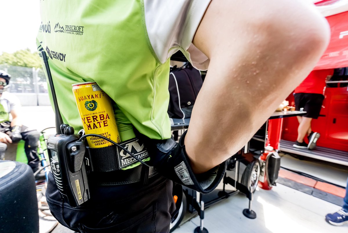 juncoshollinger's tweet image. Keeping the crew fueled on race day ⛽️ @Guayaki