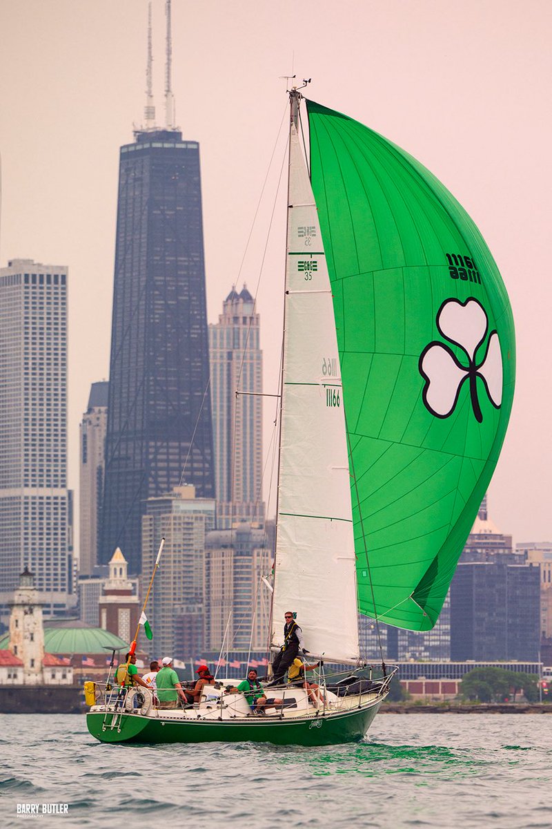 barrybutler9's tweet image. We’re dyeing the Lake green next! #chicago #irish #ireland