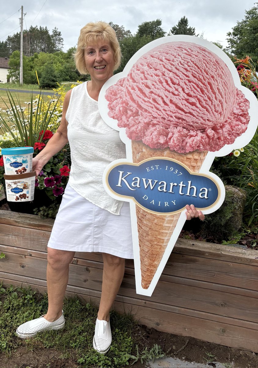 LaurieScottPC's tweet image. Happy National Ice Cream Day! 🍦
There’s no better way to celebrate than with a scoop from Kawartha Dairy—a local favourite and a proud staple of Haliburton–Kawartha Lakes–Brock.
Supporting local never tasted so good!