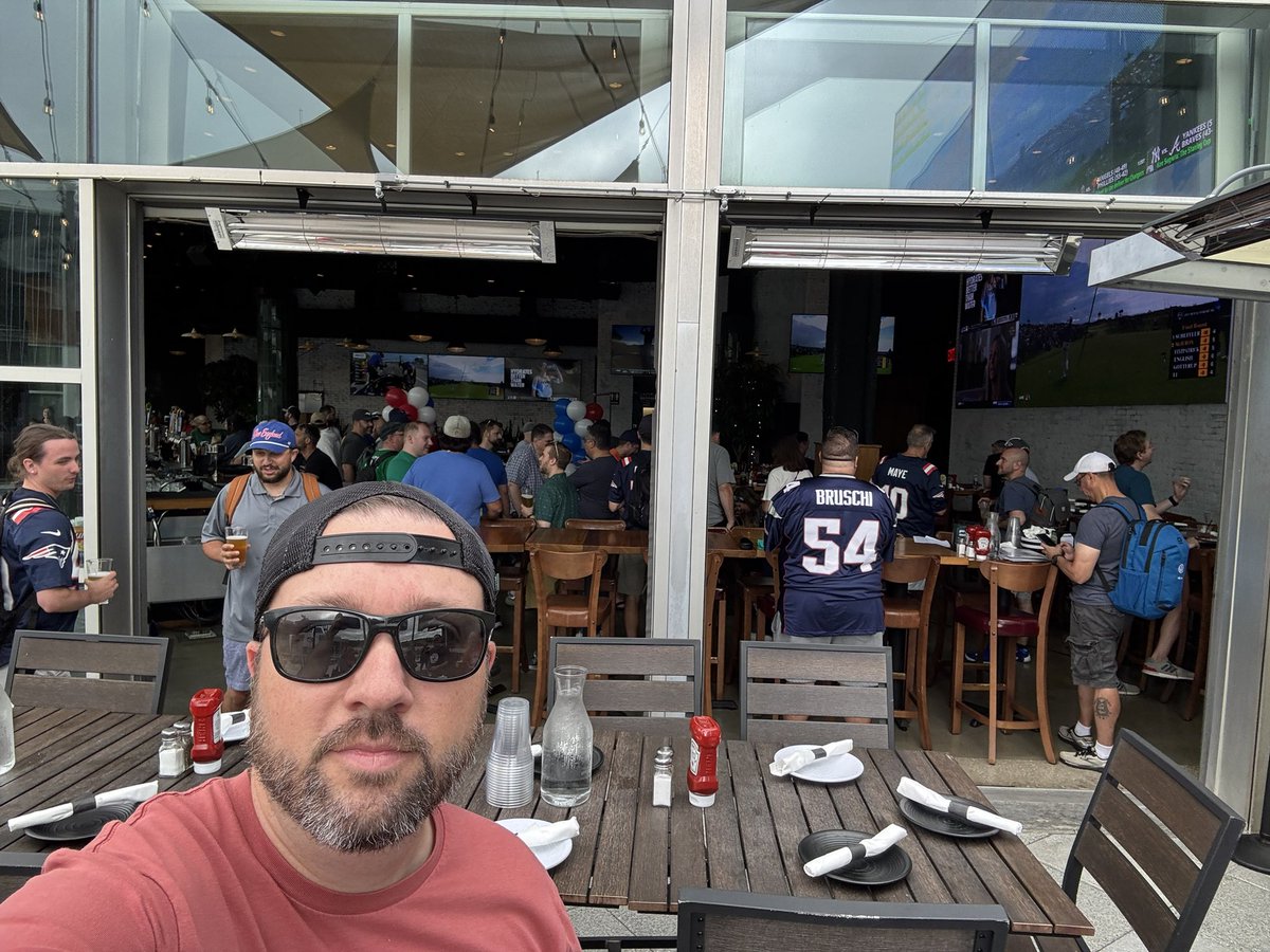 Tom Estabrook (@est4brook) on Twitter photo My 1st Scott Fish Bowl live draft about to commence <a href="/PatriotPlace/">Patriot Place</a> #SFB15 <a href="/ScottFish24/">Scott Fish</a> LFGGGGG!!!!! #redsoxdivision My 1st Scott Fish Bowl live draft about to commence <a href="/PatriotPlace/">Patriot Place</a> #SFB15 <a href="/ScottFish24/">Scott Fish</a> LFGGGGG!!!!! #redsoxdivision