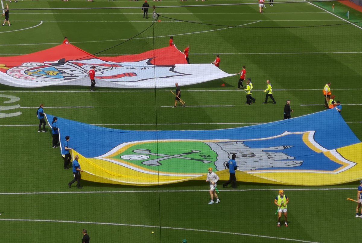 MaryLouMcDonald's tweet image. All Ireland Hurling Final Cork vs Tipp, nothing like it! A day when legends are made. The tribes of the Rebel County and The Premier County descend on Páirc an Chrócaigh with Liam McCarthy in their sights. This is it. Hurling the heartbeat of the nation.🙌🏼