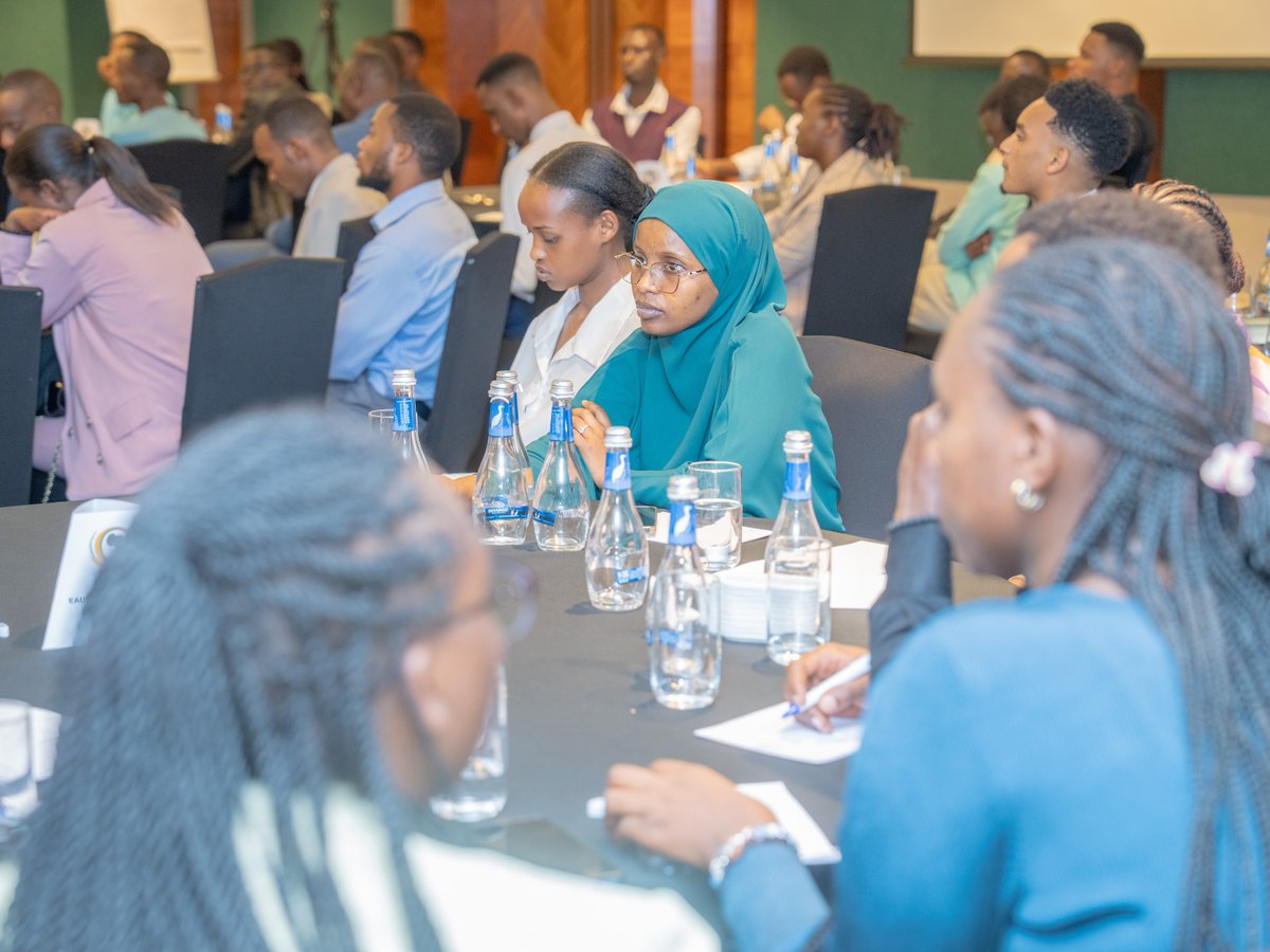 RwandaMoD's tweet image. On behalf of the RDF Chief of Defence Staff, Brigadier General Ronald Rwivanga, the Defence Spokesperson today addressed more than 150 young leaders representing various academic institutions, including students from 35 universities and university deans, gathered in Kigali for…
