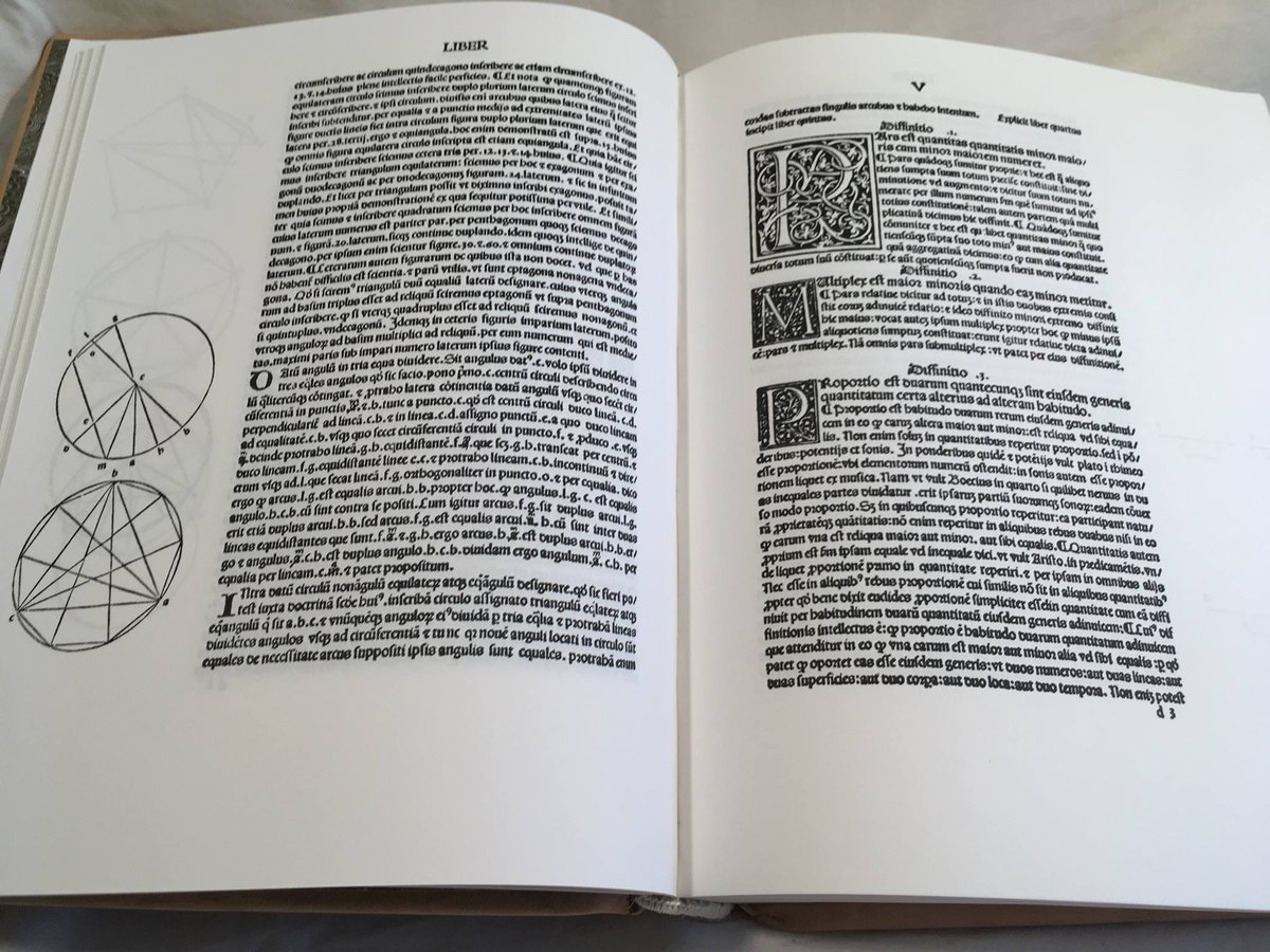 AHomelyHouse's tweet image. Good morning! Here's another one from the school shelf collection: Euclid's Elements in Latin, with the Ratdolt woodcuts.