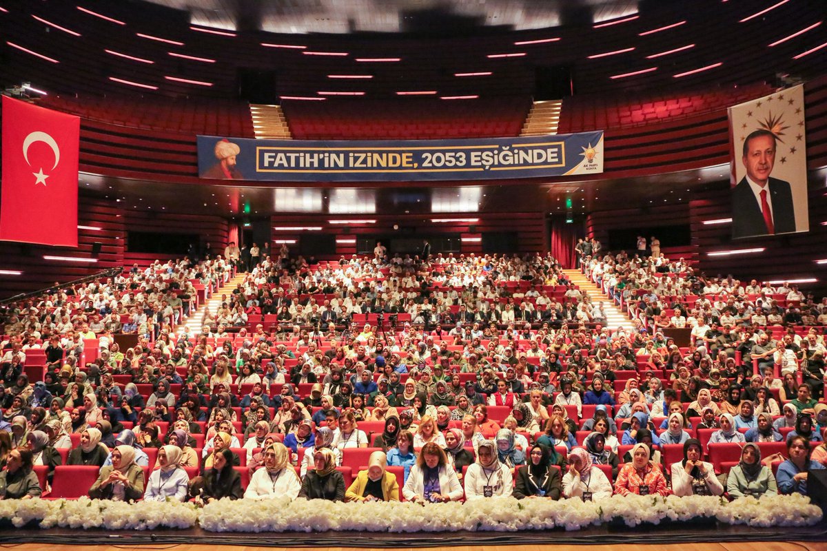 📍Teşkilat Akademisi
Genel Merkez AR-GE ve Eğitim Başkanlığımız tarafından düzenlenen Teşkilat Akademisi eğitim programında, Aile ve Sosyal Hizmetler Bakanımız Mahinur ÖZDEMİR GÖKTAŞ, Antalya Milletvekilimiz Mustafa KÖSE, MKYK Üyemiz Hamza DAĞ, Doç. Dr. Turgay YERLİKAYA ve
