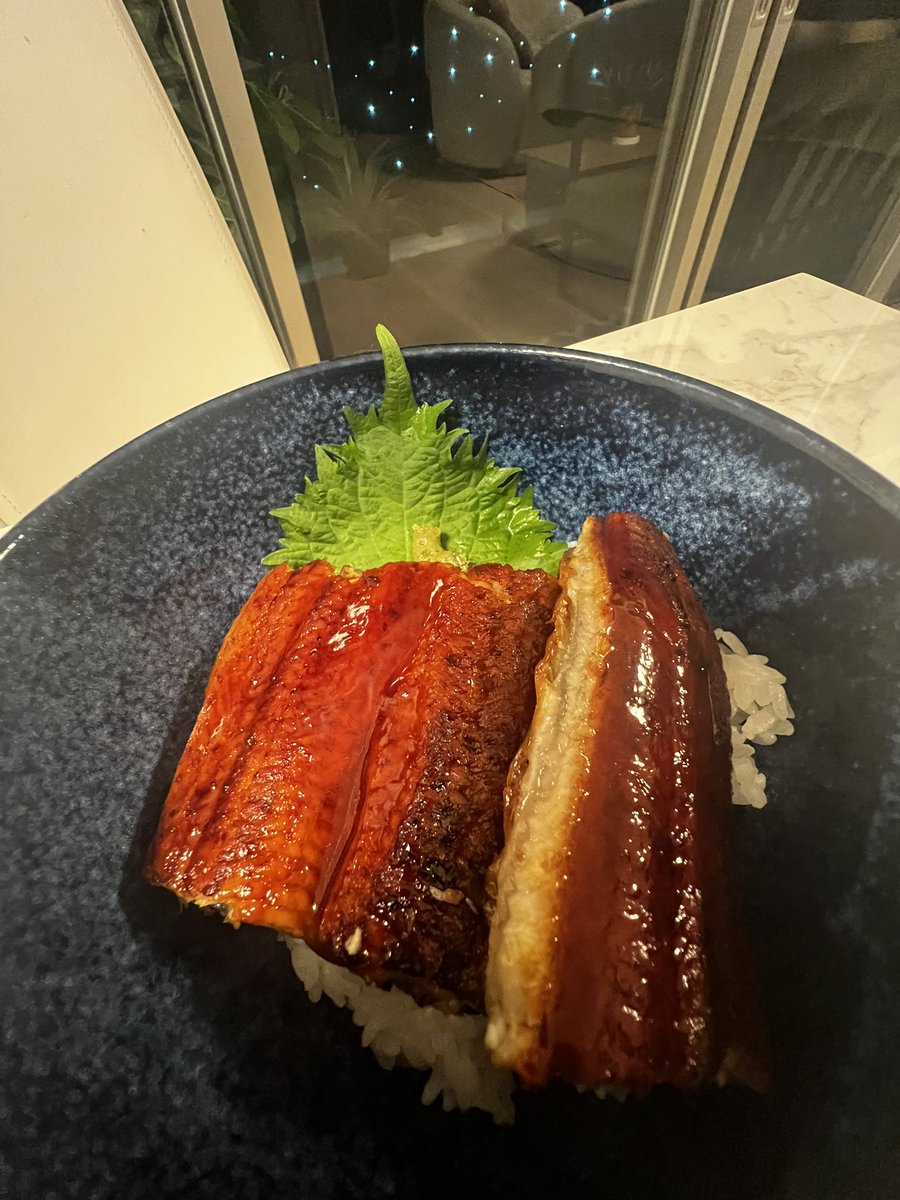 sumage127's tweet image. こんばんは🌆

1日遅れた〜丑の日