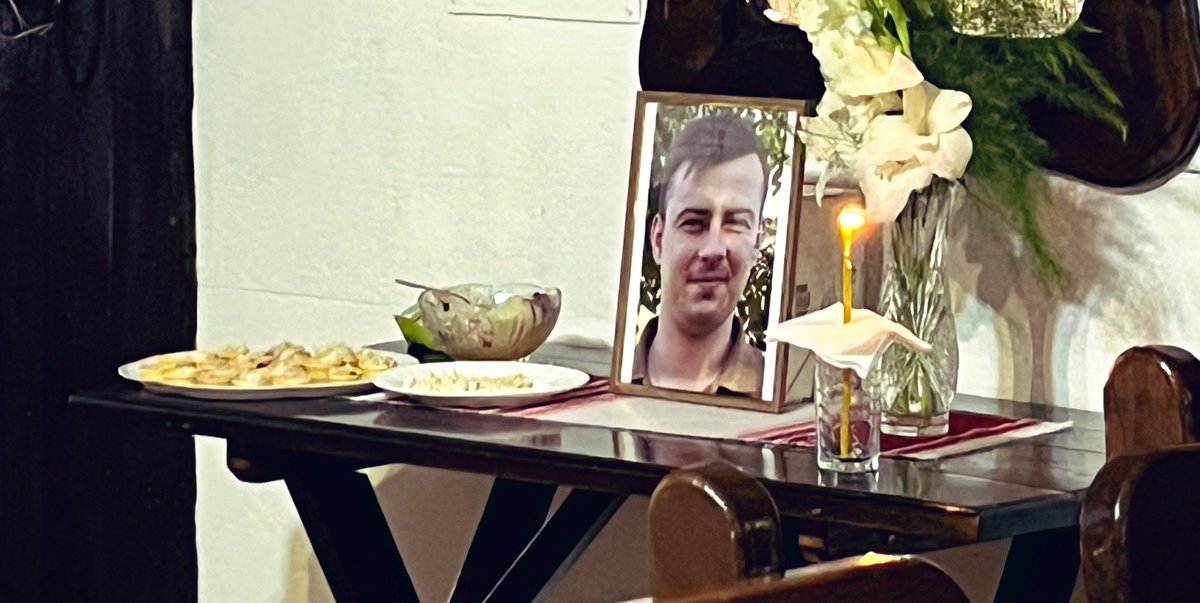Михасик💔 я розбита на шматки.
Вибачте, що пишу тут, але розділити горе завжди легше.