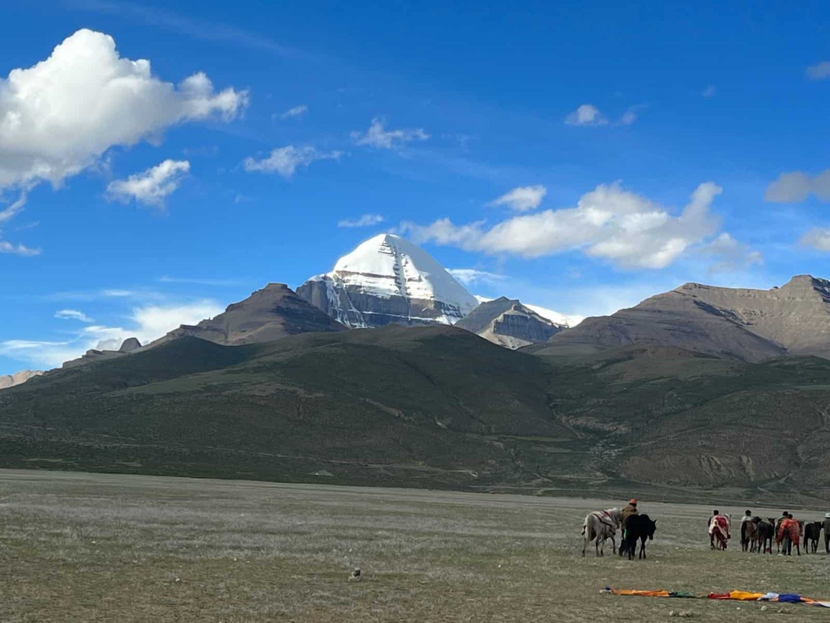 SteppeShaman's tweet image. East Tibetan vs. West Tibetan scenery
Caused by the Himalayas stopping all humidity from South Asia to entering West Tibet; whilst East Tibet is connected to the more humid Yungui highlands and Mongolian steppe