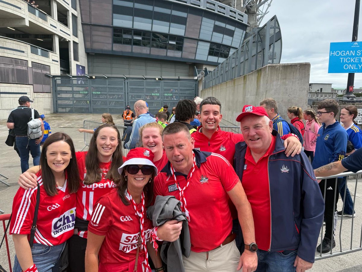 GarnishGAA's tweet image. The very bestof luck to the ⁦⁦@OfficialCorkGAA⁩ senior hurlers today 🔴⚪️