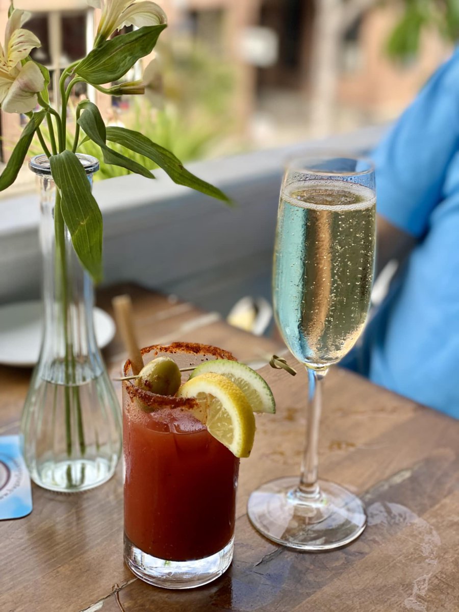 PartyInKeyWest's tweet image. Brunch poll: bloody mary or champagne? #keywest #brunch #bloodymary #sundayfunday

More: PartyinKeyWest.com/wp/
Follow us: @PartyInKeyWest
Hashtag us: #PartyInKeyWest