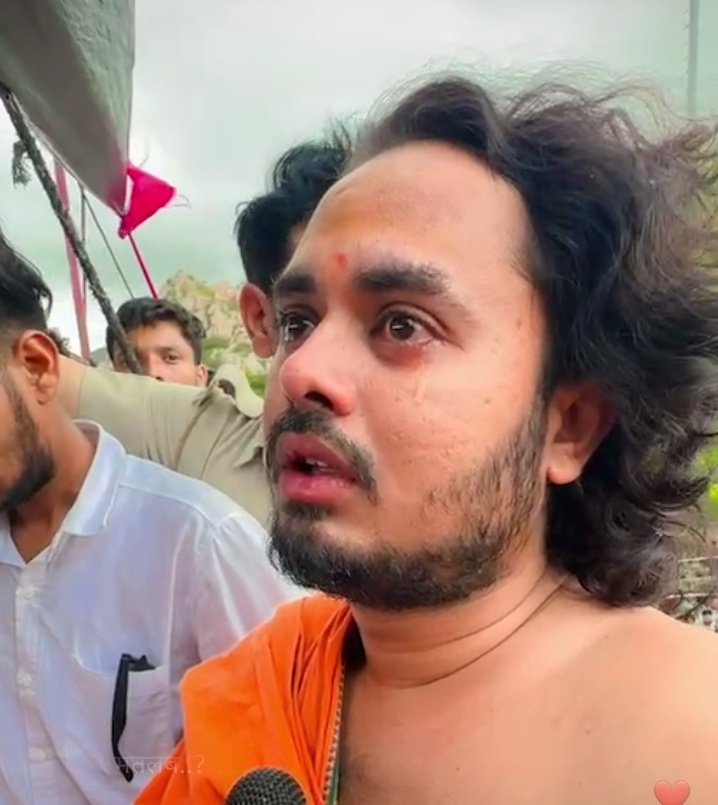 युवा संत अभय दास जी महाराज को जालौर बुलाकर उनके साथ धोखा करने वाले नेताओं प्रशासन और जिन लोगों ने यह षडयंत्र किया है उसे परमात्मा कभी माफ नहीं करेगा क्योंकि ऊपर वाले की लाठी में बहुत बड़ी ताकत होती है   महाराज को जालौर से बाहर निकालना उनका बहुत बड़ा अपमान है    क्या महाराज