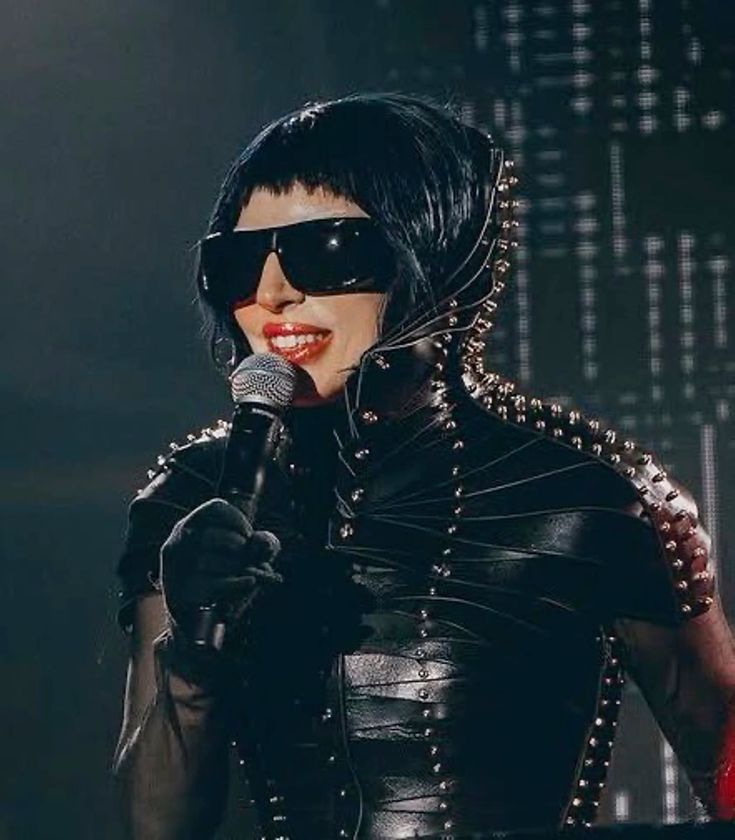 GUYmayhem's tweet image. 🚨 Lady Gaga officially has is now one ‘MAYHEM’ two streams Spotify of on album music.