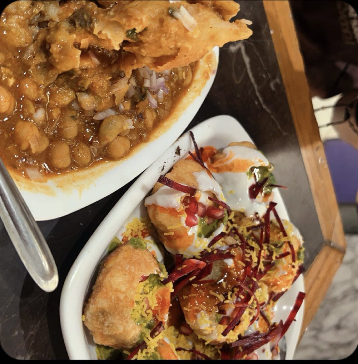sonamdogra04's tweet image. Sizzling flavors, bold spices, and the thrill of the street—where every bite tells a story! 🌮  #StreetFood #Foodie #TastyBites #FoodLovers
