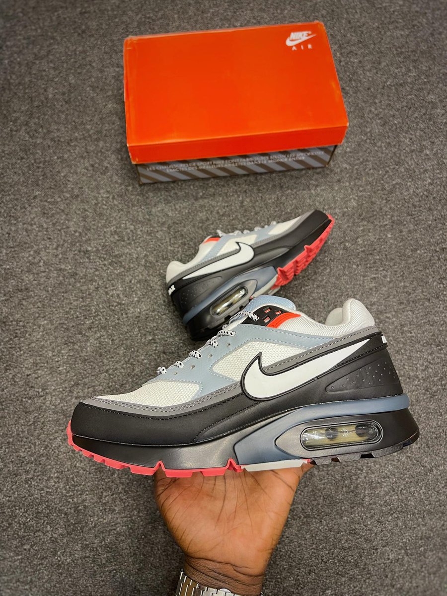 ashowzwears_'s tweet image. The Nike Air Max Bw "Hot Red OGโ๐จ๐จ๐จ
Now Available โผ๏ธ
Size 40-45
Price N70,000
Order link: wa.me/+2349068187970