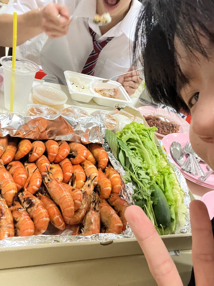 keenkeno_sp's tweet image. เมคชัวร์ได้เลยว่าได้กินเกือบทุกคนเพราะนี่แกะเองแล้วป้อนเองกับมือ ขอบคุณสำหรับฟู้ดซัพนะครับบอร่อยแฮปปี้มาก
#Head2Headseries