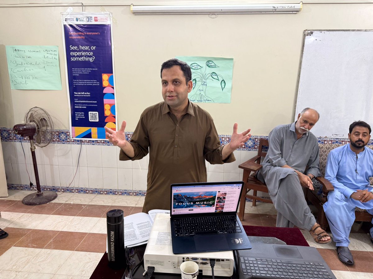 Janodhano's tweet photo. CDF and British Council’s PYLI empowers youth to tackle climate change through tree planting, water conservation, renewable energy, climate education, and waste management. First workshop held in Shikarpur. @BritishCouncil @pkBritish #climatechange @ClimateChangePK @UNFCCC https://t.co/6HuaLflxxD