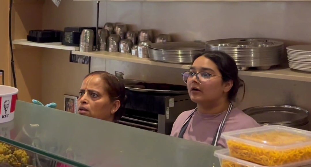 SumitHansd's tweet image. Shameless African-British man forcibly eats chicken at ISKCON Govinda’s restaurant in London.
MAN (Enters): Only veg food here?
STAFF: Yes, only vegetarian food. What would you like?
Then he pulled out KFC chicken and began eating it inside