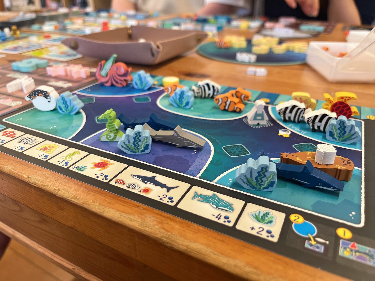 本日はアクアガーデン推し会でした！
みなさん100点超の1点差とかで勝敗がついていたりして凄かった…😳

#インテイルズカフェ #福岡ボードゲームカフェ #カフェバー #福岡グルメ #早良区 #西新 #藤崎カフェ #ボードゲーム好きと繋がりたい #VTuber