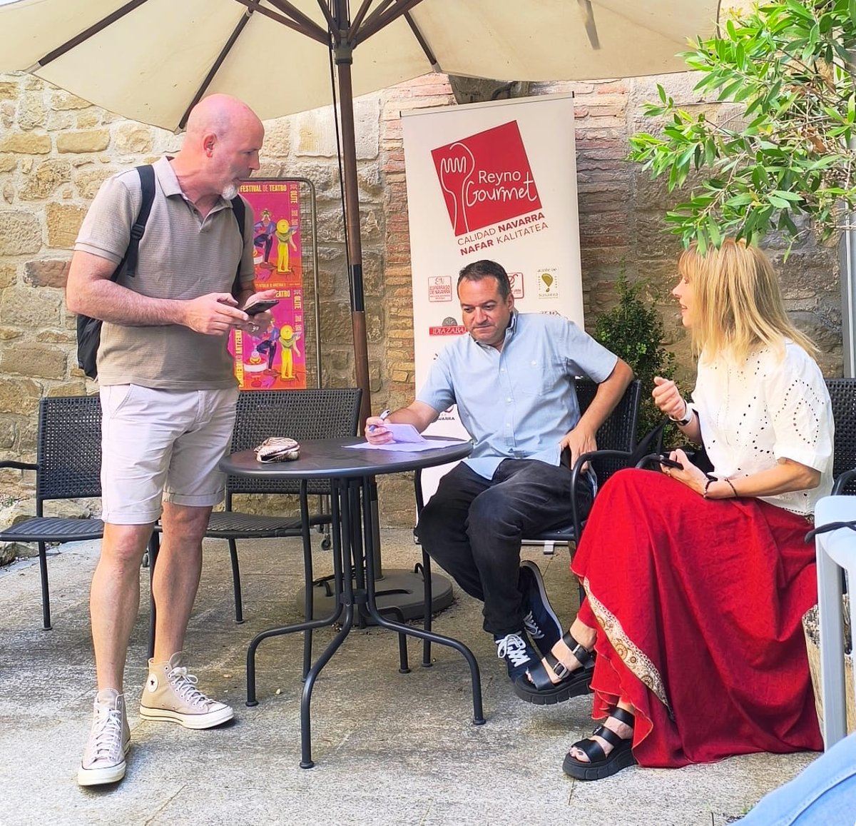 Encuentros preciosos en el Festival de Teatro de Olite.