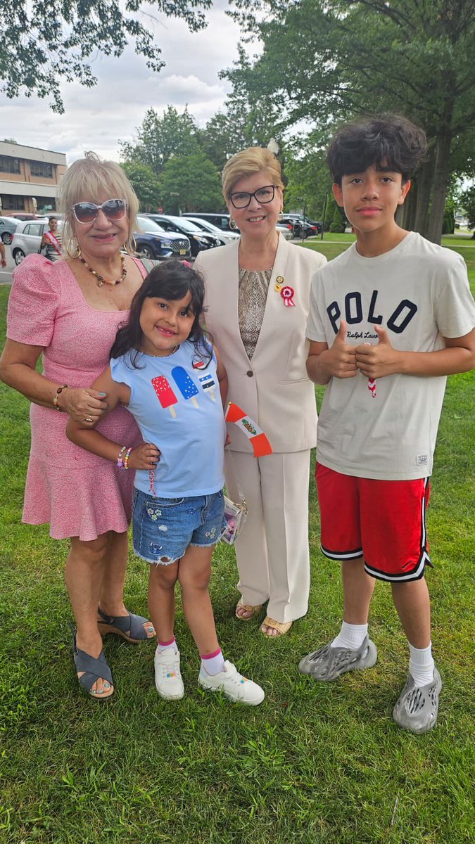 RepNellie's tweet image. I had a lovely time with our #Clifton community at the Peruvian Parade and flag raising in celebration of Peru 🇺🇸🇵🇪🇺🇸🇵🇪