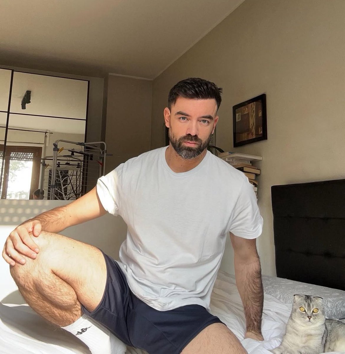 VisualCruising's tweet image. Con esa cara y ese bulto, no se puede pensar 💦🤤