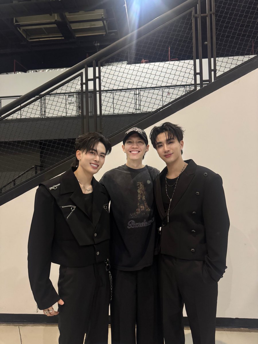 tnbau1's tweet image. ก็ขอบคุณน้องๆทั้งสองคน ที่เอาพี่ขึ้นไป ดูพวกเอ็งรักกันนะ เพิร์ธต้าอร่อยมาก #PerthSantaFanconD2