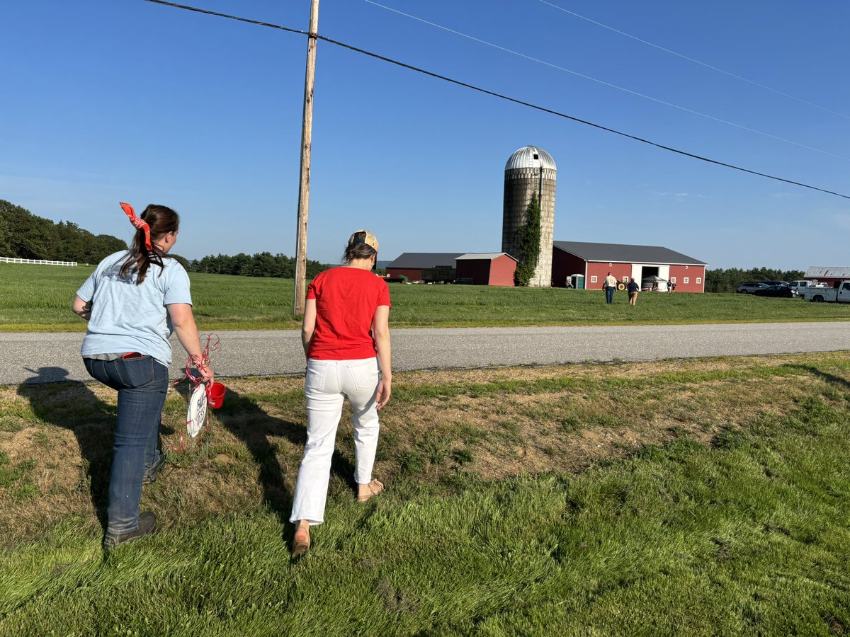 RepGoodlander's tweet image. New Hampshire’s farmers are the backbone of our economy and the fuel to our communities – literally.
Great to be in Loudon with the New Hampshire Farm Bureau for their fantastic summer picnic celebrating the 250th Anniversary of Osborne's Farm & Garden Centers. 🇺🇸