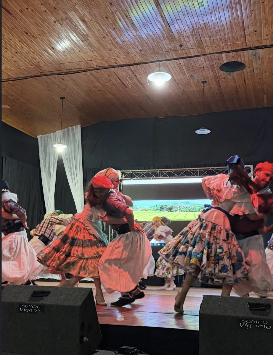 Estuve participando de la XVII Edición del Festival de la amistad en #25 de Mayo. Evento cultural que reúne a los amigos, familias, artistas de toda la región 😊🥁🎹💃🏻 felicitaciones a todos los organizadores
