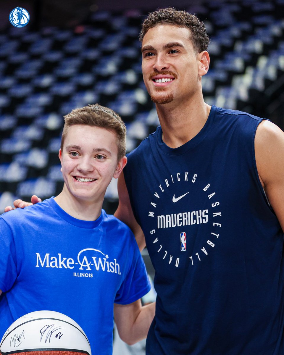 MavsOffCourt's tweet image. Sending big birthday wishes to our boy, Dwight! 🎂 🎉
#MFFL