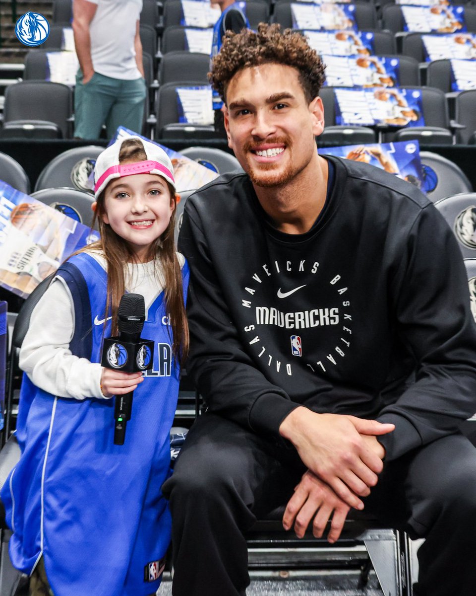 MavsOffCourt's tweet image. Sending big birthday wishes to our boy, Dwight! 🎂 🎉
#MFFL