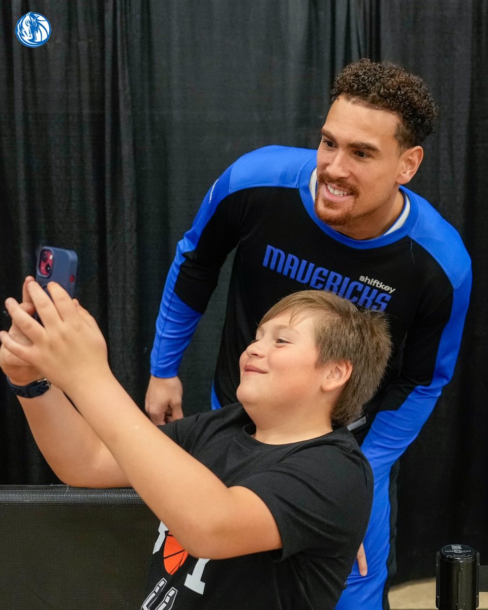 MavsOffCourt's tweet image. Sending big birthday wishes to our boy, Dwight! 🎂 🎉
#MFFL