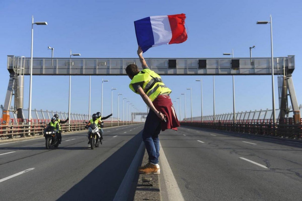 lebrac21's tweet image. Je rêve d'un nouveau mouvement des Gilets Jaunes mais cette fois-ci sans l'extrême gauche et ses black blocs de merde qui ont tué le mouvement.