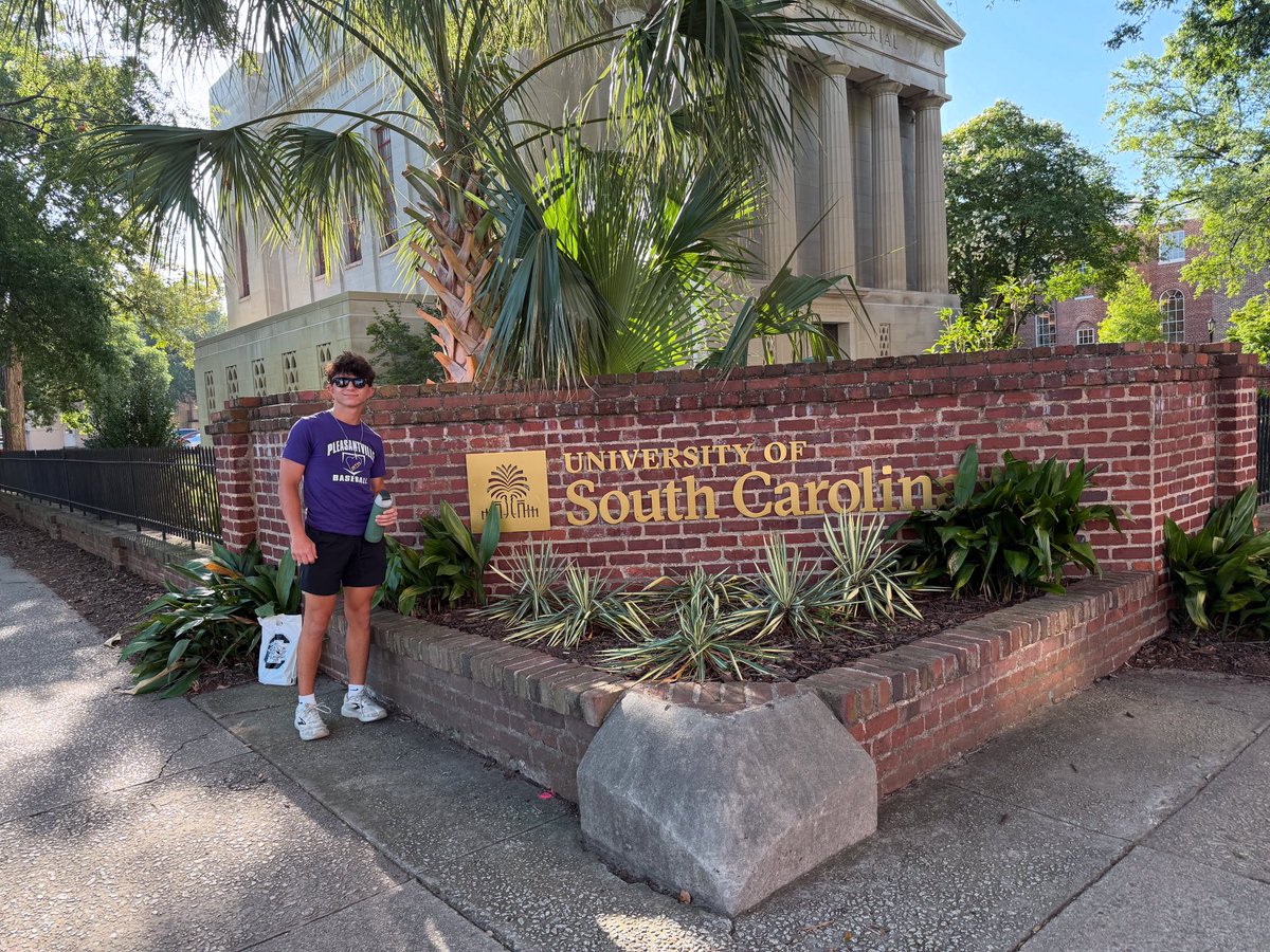 @jackpgorsuch repping his BTH Baseball shirt during his University of SC tour, honoring Brian’s memory &amp; helping shine a light on mental health along the way. 

💛 If you’re heading out on college tours this summer &amp; wearing a BTH shirt or wristband, tag us on IG @breakthehold36