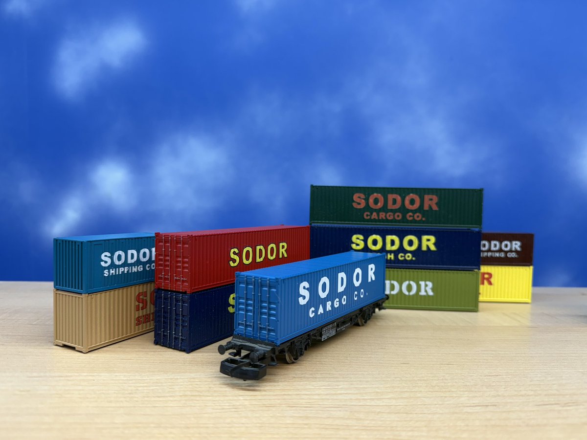 rwsnwr12's tweet image. Sodor Cargo Co. Container Flats! Ive been wanting to make a container train for a while, so I decorated the cargo in homage to TWR