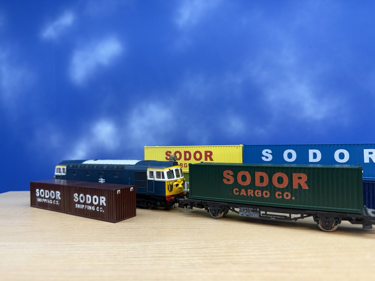 rwsnwr12's tweet image. Sodor Cargo Co. Container Flats! Ive been wanting to make a container train for a while, so I decorated the cargo in homage to TWR