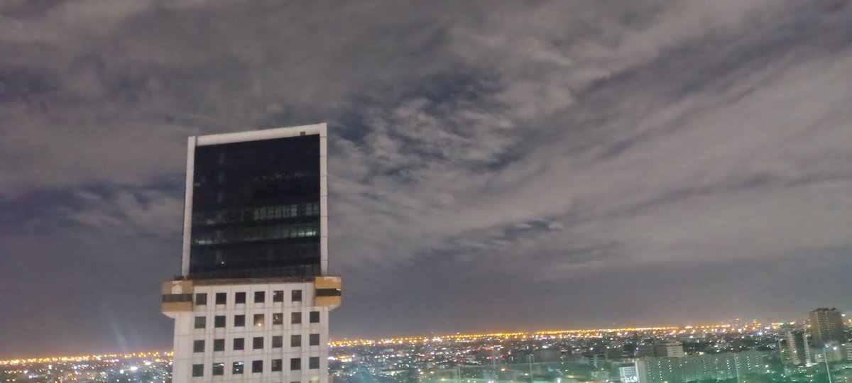 logout9783's tweet image. เรา ชอบเงยหน้า มองท้องฟ้านะ 
ไม่ใช่อะไรหรอก แค่ไม่อยากให้น้ำตามันไหล ให้ใครเห็น
#RIPpapa