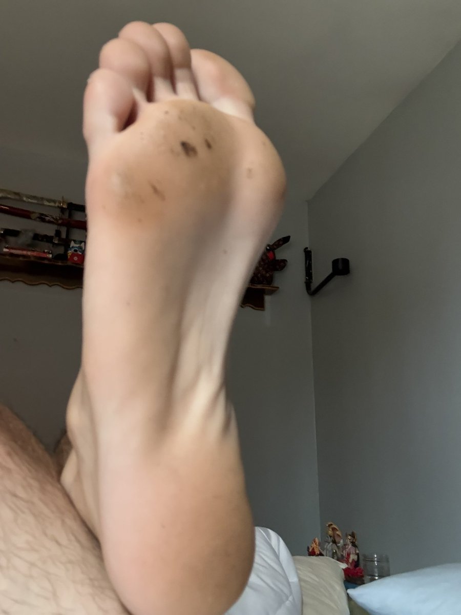 s_demon999's tweet photo. HAPPY SUNDAY π #malefeet #gayfeet #nonbinaryfeet #gaymerfeet #cashmaster #malefindom #gayfindom https://t.co/8SkGpDf8ve