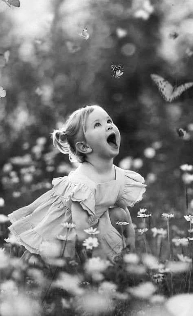 ma99112688's tweet image. “If we could see the world through the eyes of a child, we would see the magic in everything.”