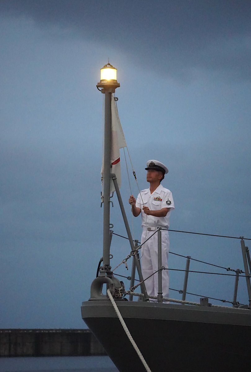 RyoEto's tweet image. ミサイル艇「わかたか」艦首旗降下🫡