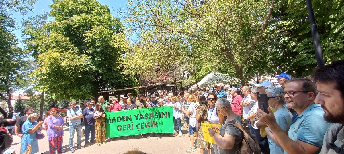 Maden yasasına karşı çıkmak memleketi savunmaktır. Toprağına sahip çıkan İkizköy Köylülerinin mücadelesini sahiplenmek asli görevlerimizdendir.
Toprağın üstü ALTINDAN değerlidir!