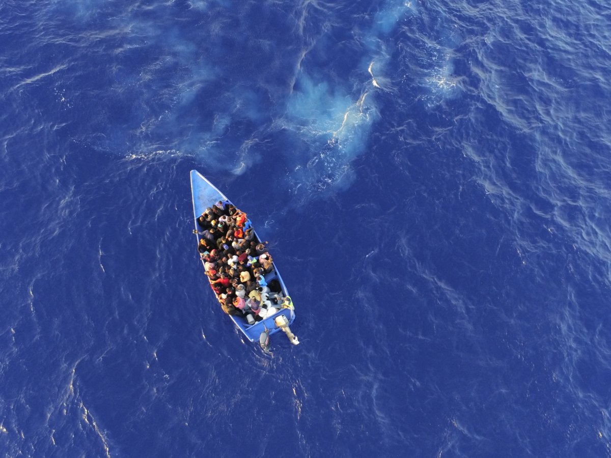 USCG's tweet image. Busted! 🚫 These images show a drug boat’s desperate attempt to ditch its illicit cargo. Not this time—thanks to a satellite that detected suspicious activity and triggered the deployment of a @USCG drone.
As part of our Force Design 2028 transformation, Project Minerva is…