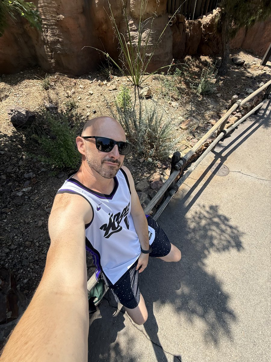 kfippin's tweet image. Out here at Disneyland repping the Kings of Summer.
Holler if you see me. #LightTheBeam