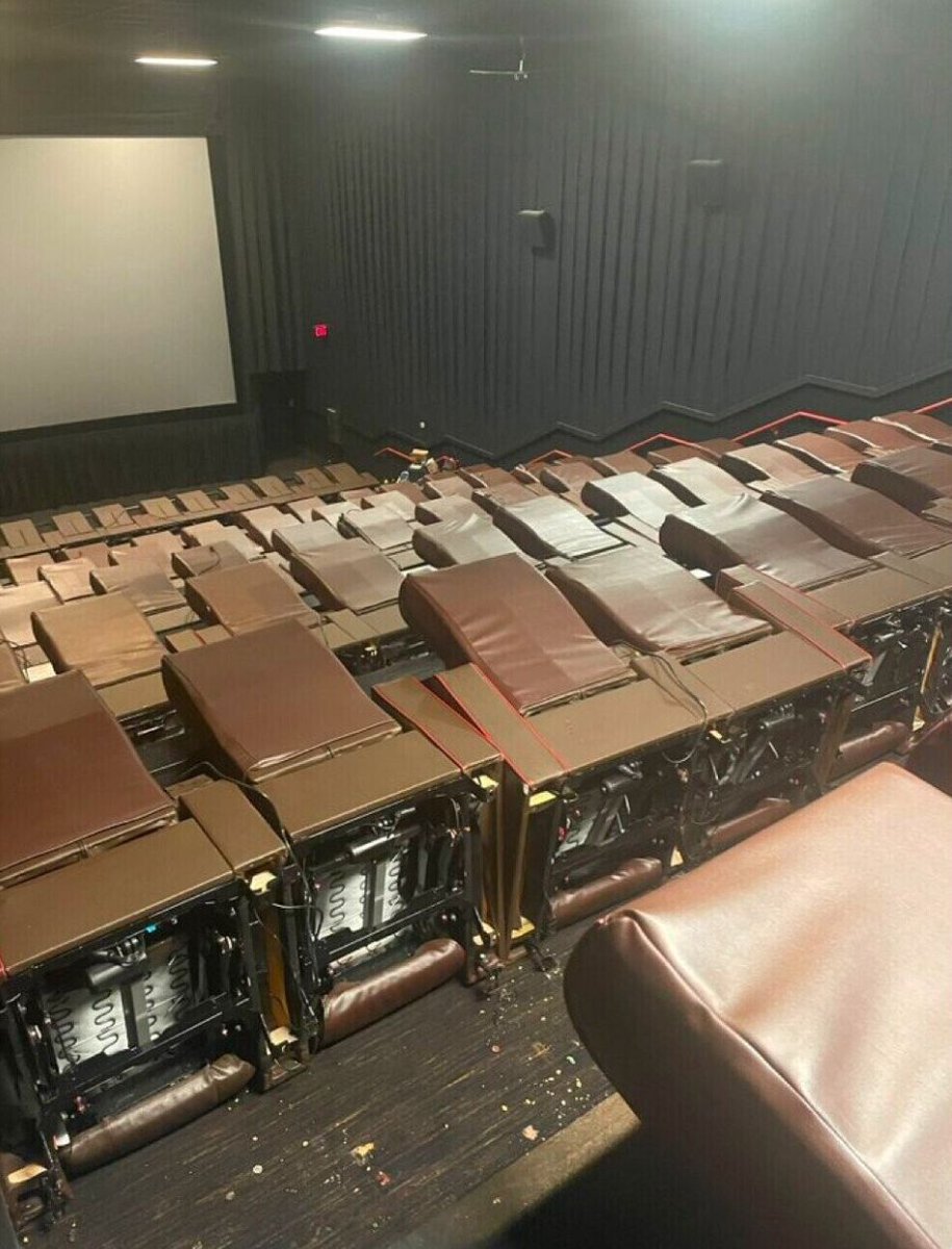 dinosaurs1969's tweet image. every night the seats bow forward as a show of respect to the screen
absolute cinema